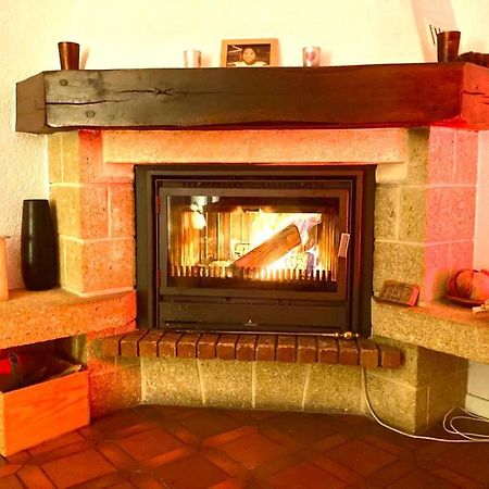 Cheerful Villa With Fireplace, Bath-Tub And Garden Noville Exterior foto