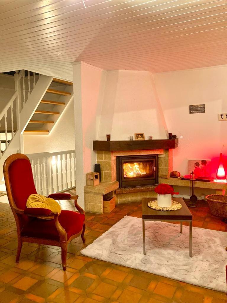 Cheerful Villa With Fireplace, Bath-Tub And Garden Noville Exterior foto