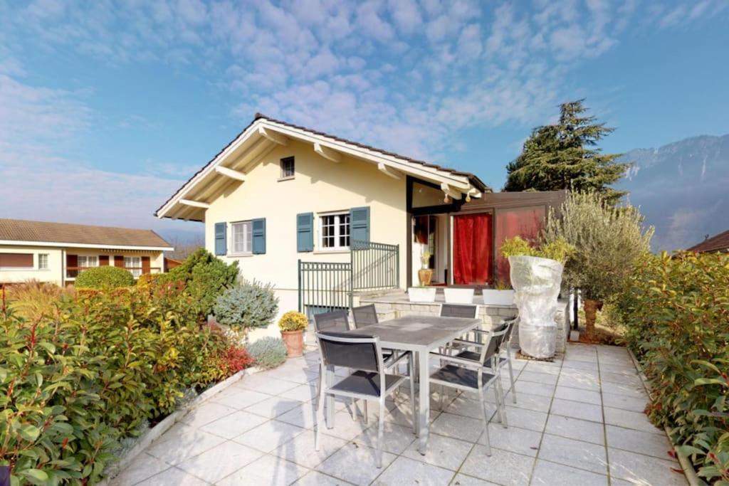 Cheerful Villa With Fireplace, Bath-Tub And Garden Noville Exterior foto